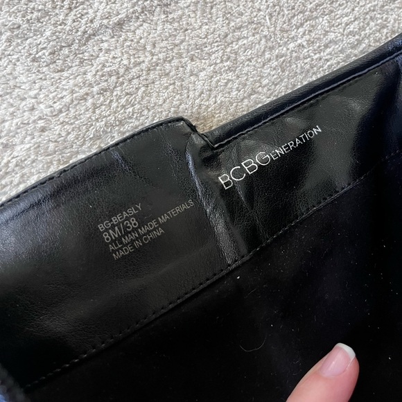 BCBG Beasly Quilted Faux Leather Boots 8M Mobwife - Picture 7 of 8